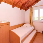 Apartamento With Parking Space Jezera, Murter - 5121