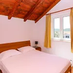 Apartamento With Parking Space Jezera, Murter - 5121