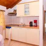 Apartamento With Parking Space Jezera, Murter - 5121 *