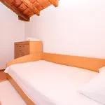 Apartamento With Parking Space Jezera, Murter - 5121