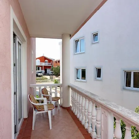 Apartament With Parking Space Jezera, Murter - 5121