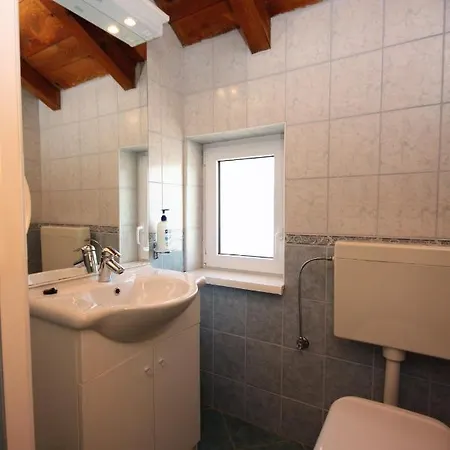 Apartman With Parking Space Jezera, Murter - 5121