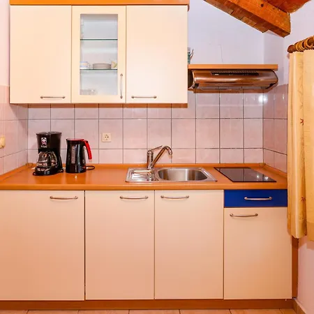 Apartment With A Parking Space Jezera, Murter - 5121 Jezera