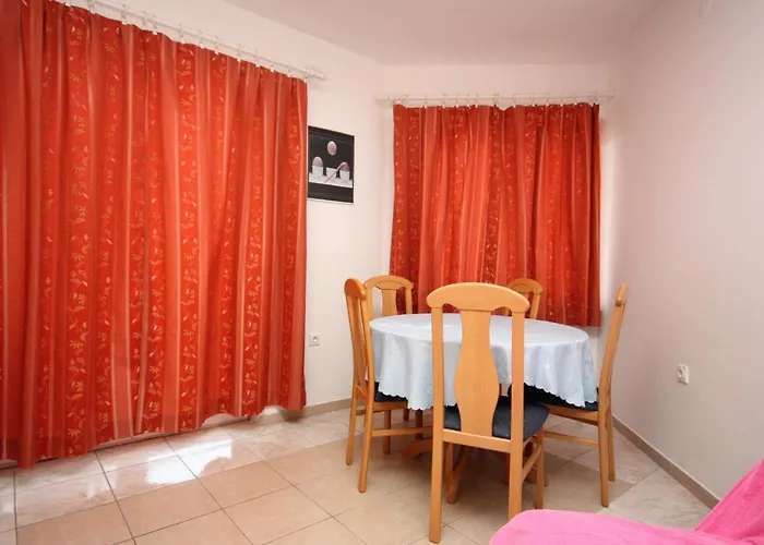 Appartamento With Parking Space Jezera, Murter - 5121 *