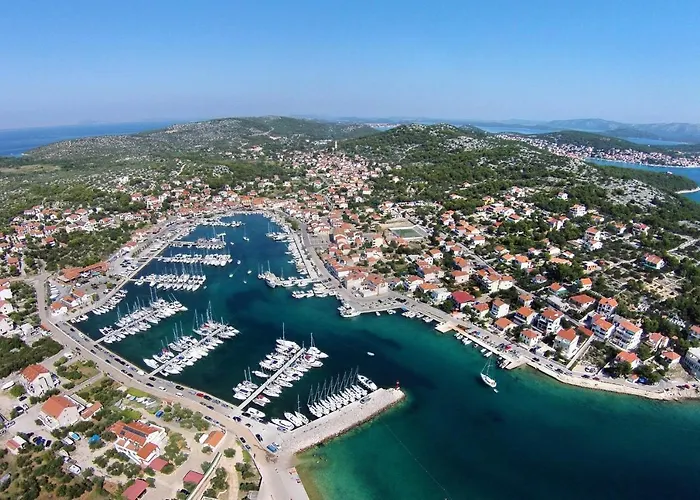 Апартаменты With Parking Space Jezera, Murter - 5121