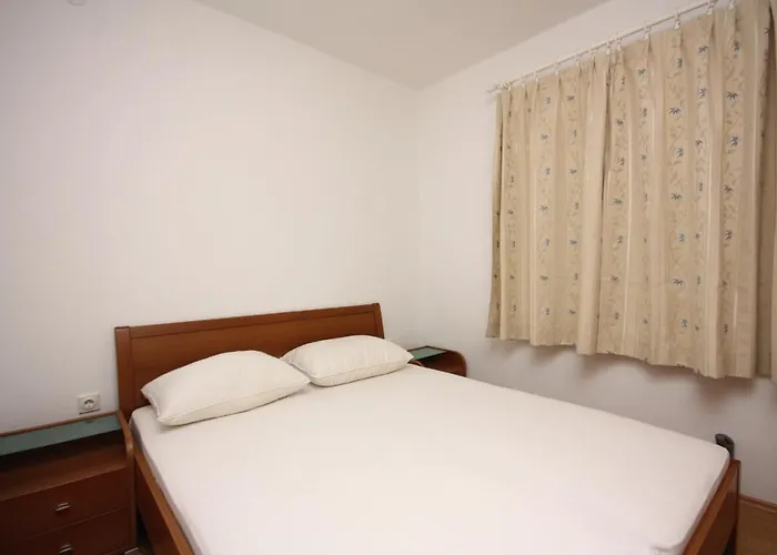 Appartamento With Parking Space Jezera, Murter - 5121 *