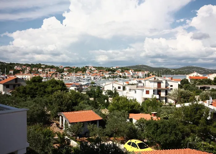 Appartamento With Parking Space Jezera, Murter - 5121 Jezera