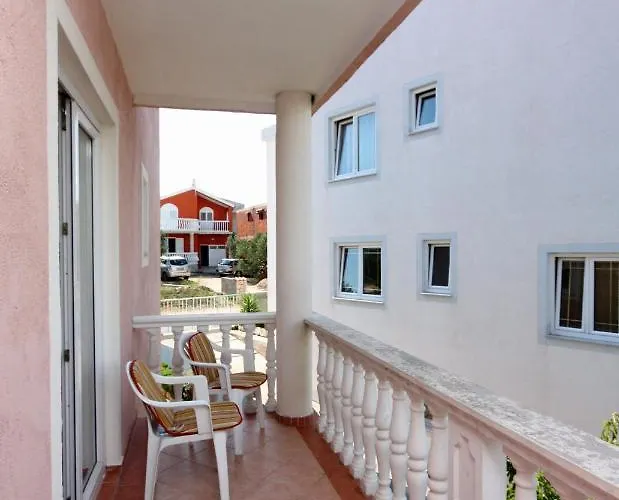 Appartamento With Parking Space Jezera, Murter - 5121