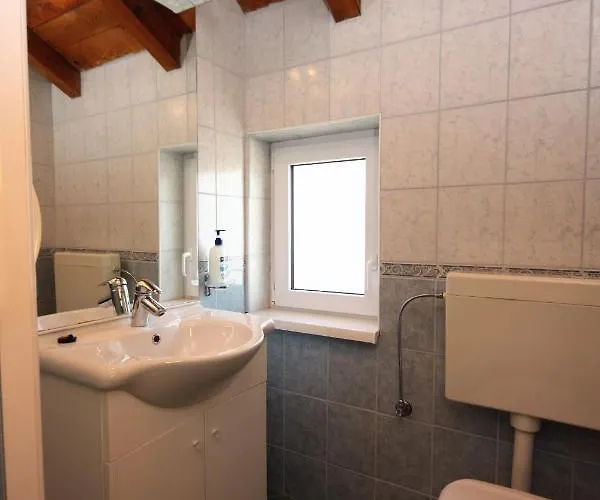 Appartamento With Parking Space Jezera, Murter - 5121