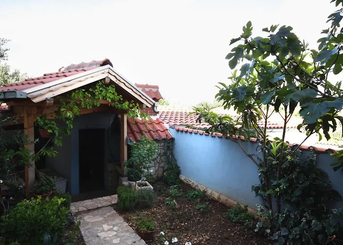 Appartamento With Parking Space Jezera, Murter - 5121