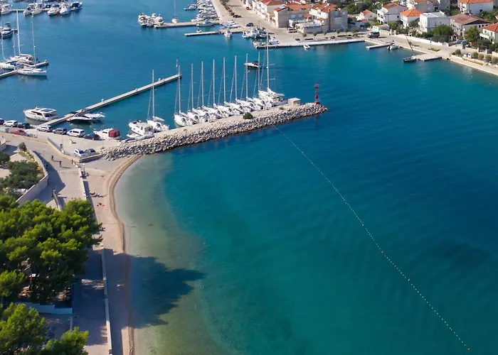 Апартаменты With Parking Space Jezera, Murter - 5121 *